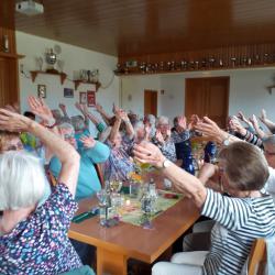 Sitzgymnastik - Ein Verein - zwei Gruppen - ein Ziel