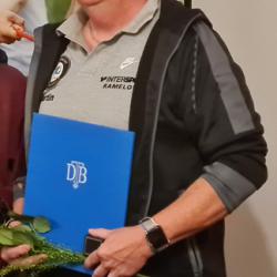 Martin Seiler von der Eintracht Munster mit Ehrennadel des DTB ausgezeichnet